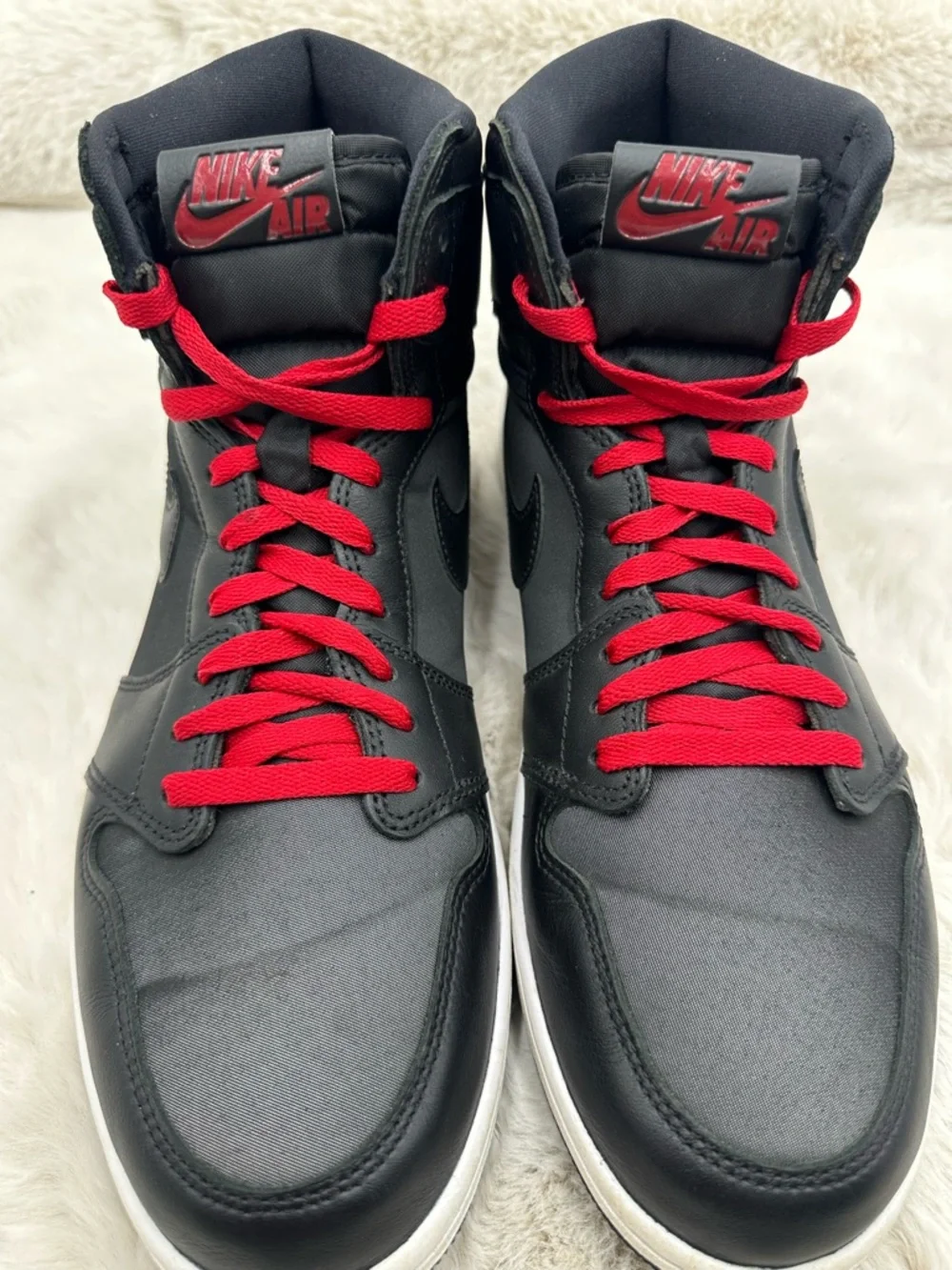 Nike Air Jordan 1 Retro High OG Men’s 13 Black Red Satin High Top‎ Sneakers